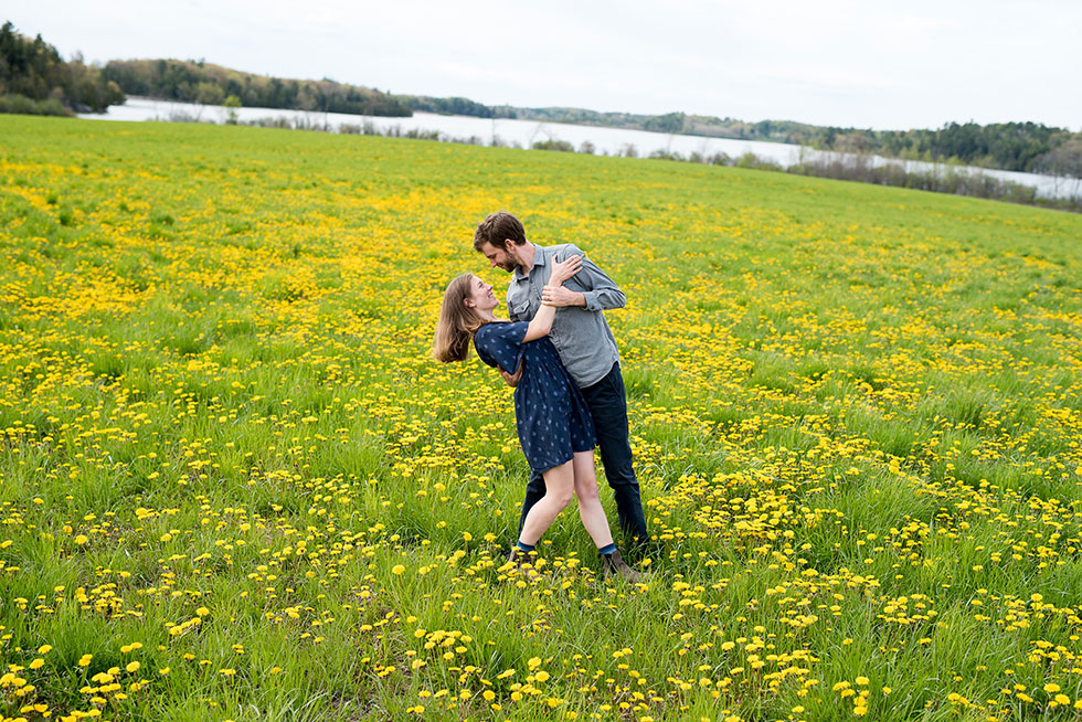 couple in field dipping