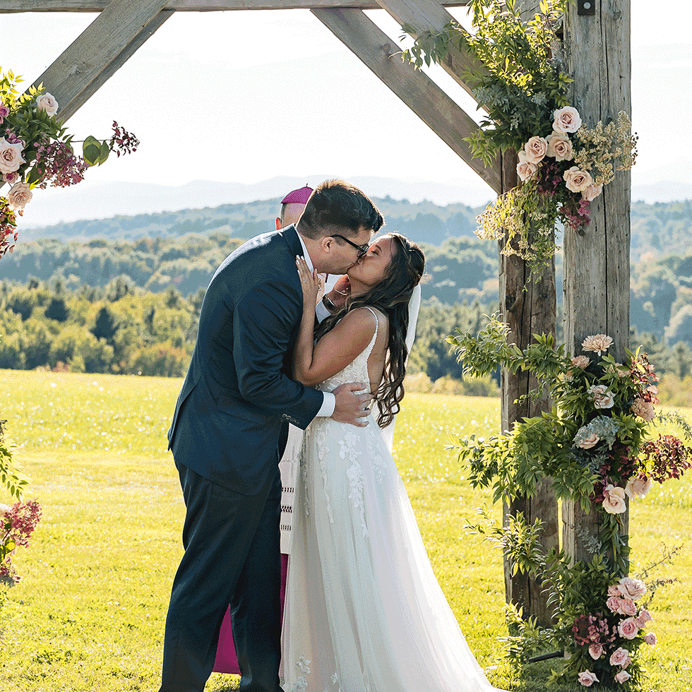 wedding ceremony photos outside